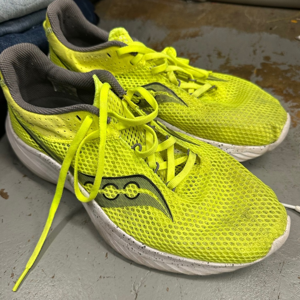 Saucony Kinvara 14 Womens Running Shoes Neon Yellow‎ Slime S10823-06 Mens 8.5